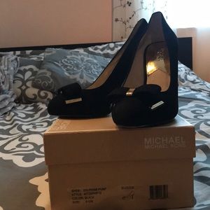Michael Kors Delphine Pump 👠
